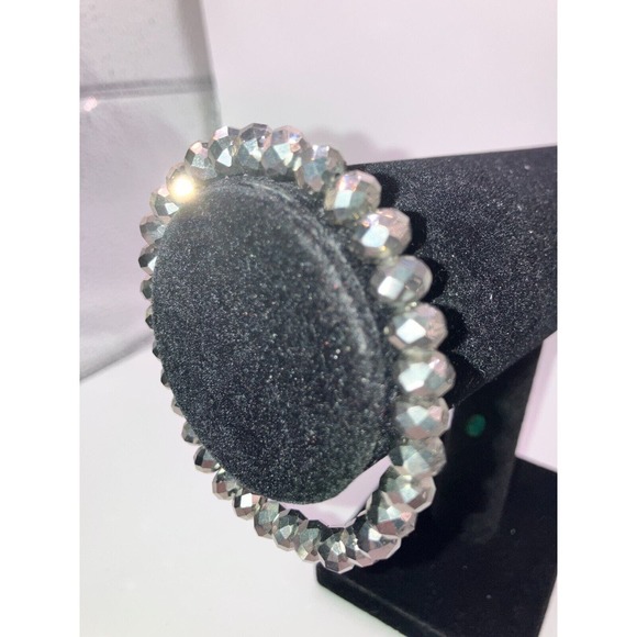 Silver-Tone Shiny Hexagon Beaded Stretchy 3 5/8 Inch Around Bracelet! - Picture 2 of 4